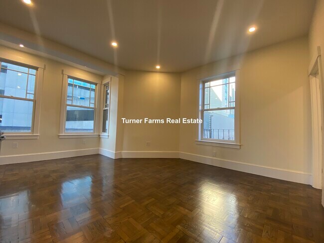 Foto del edificio - 261B W Newton St