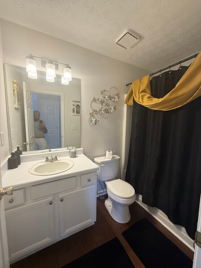 Foto del edificio - 380 Birchmere Close SW