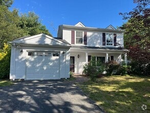 Building Photo - 558 Leawood Ave