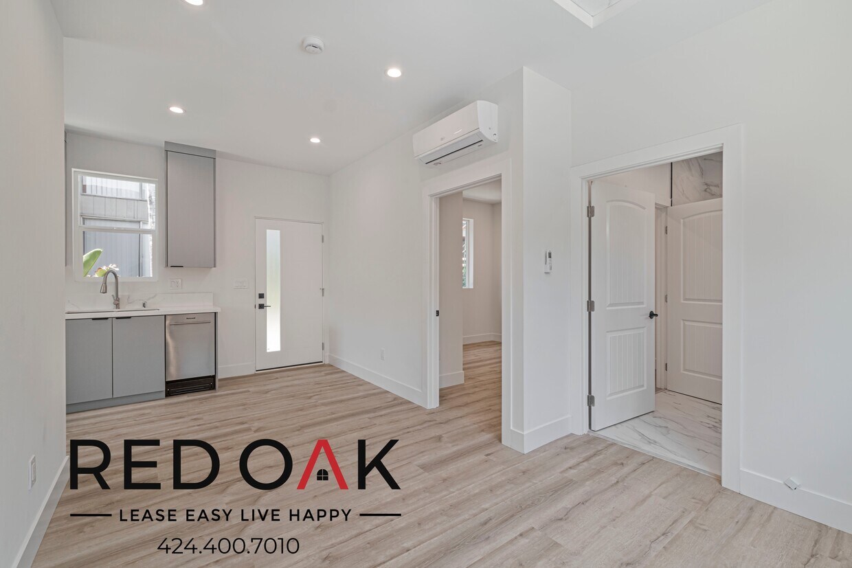 Foto principal - 4590 N Riverton Ave