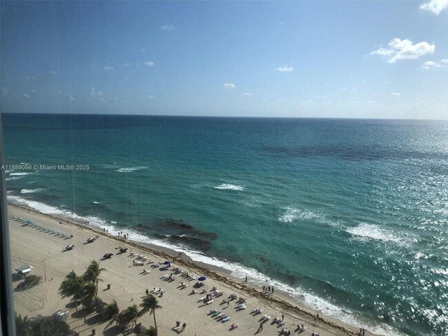 Building Photo - 16699 Collins Ave