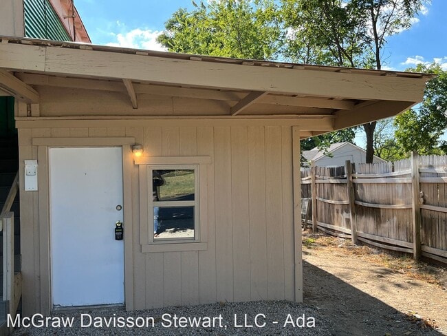 Building Photo - 1 br, 1 bath House - 821 N Highland Apt C