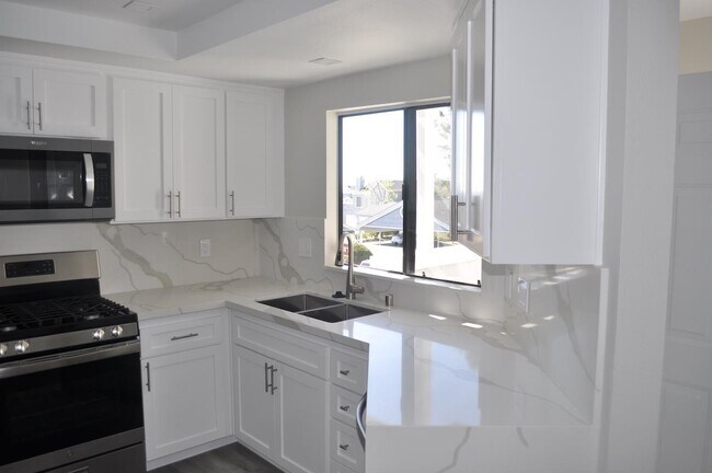 Building Photo - 10885 Scripps Ranch Blvd