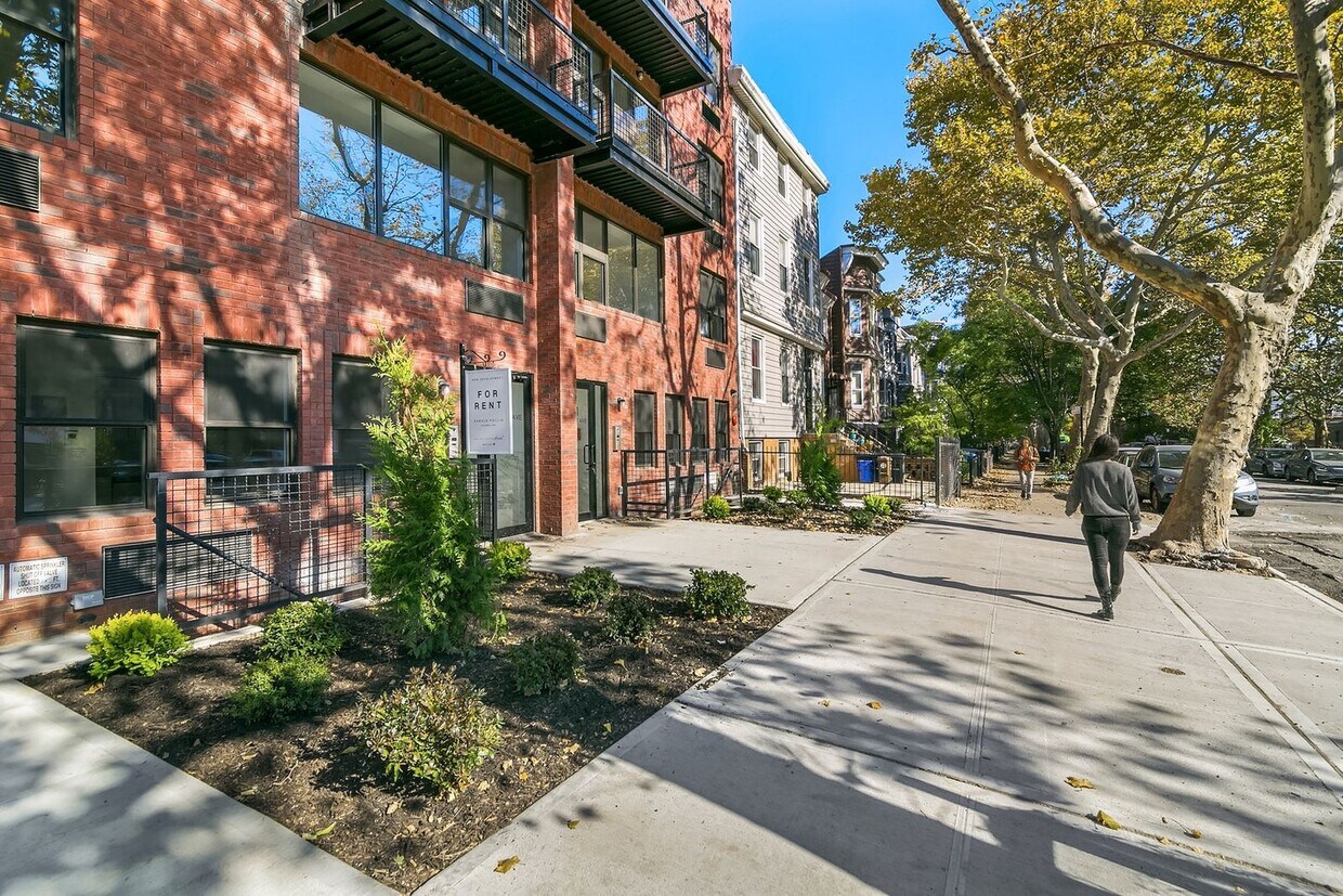 11 Orient Ave, Brooklyn, NY 11211 Apartment for Rent in Brooklyn, NY