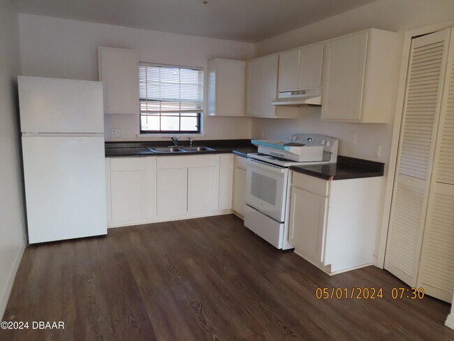 Building Photo - 1290 9th St