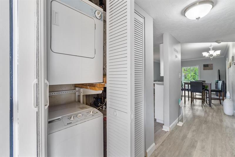 Foto principal - 1400 NE 57th Ct
