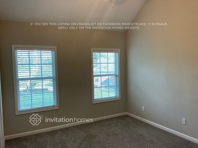 Building Photo - 6614 White Walnut Way