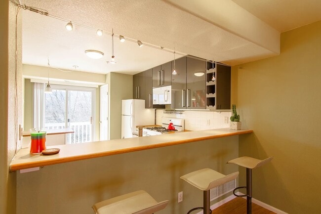 Foto del edificio - 4973 Noble Park Pl
