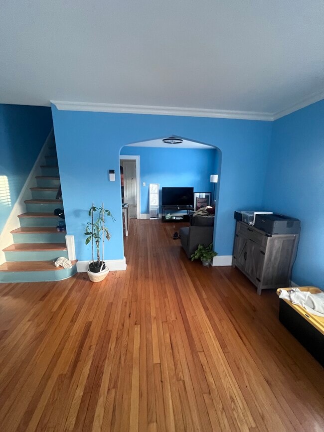 Building Photo - 96 Kenwood Ave