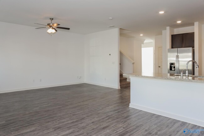 Foto del edificio - 6608 Cotton Creek Rd NW