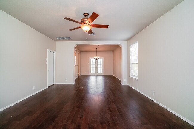 Building Photo - 2123 Dodge Dr