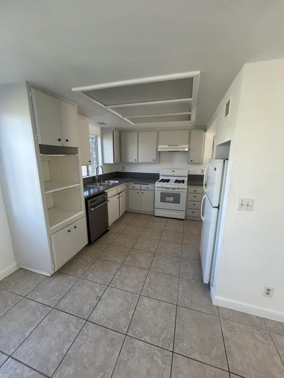 Building Photo - 120 E Ave Q7