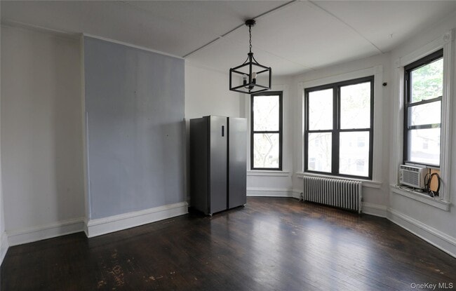 Building Photo - 141 St James St