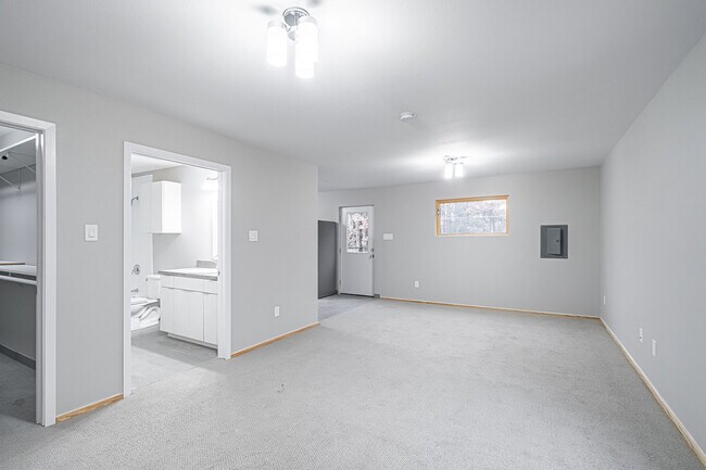 Alfombras bereberes y suelos de baldosas - 831 S French Ave