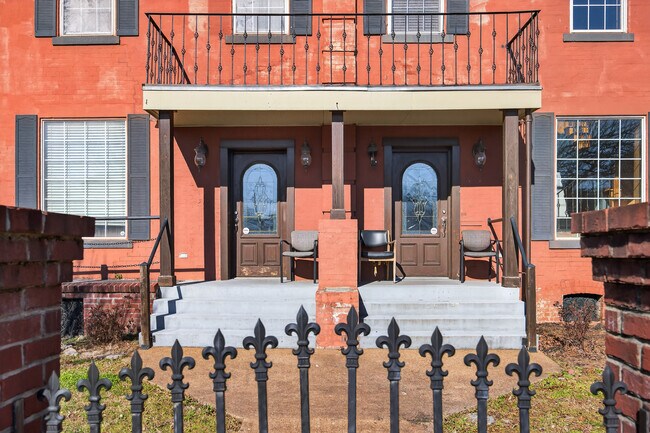 Building Photo - 823 McCallie Ave