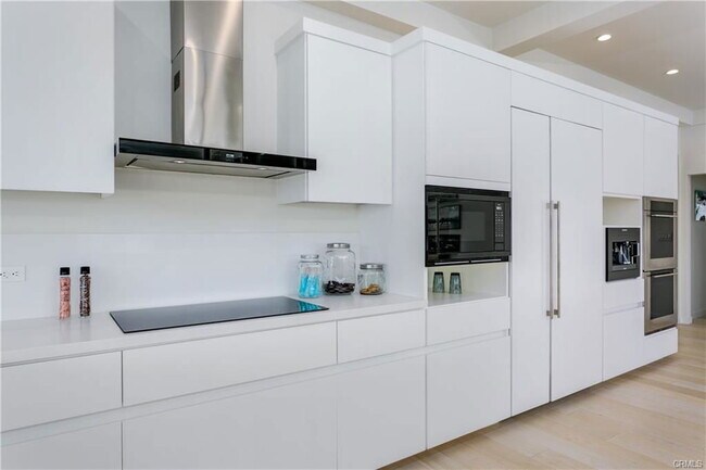 Foto del edificio - 9653 Highridge Dr