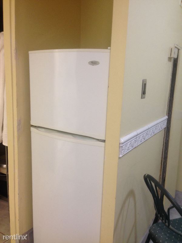 Foto del edificio - 1 br, 1 bath Condo - 8817 Thomas Dr