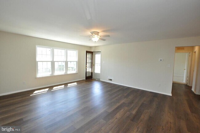 Building Photo - 4208 Adelaide Dr