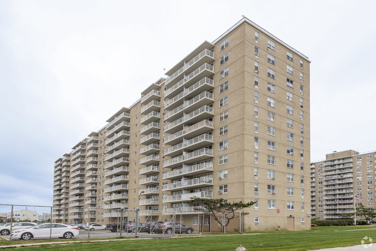 Dayton Towers 76008000 Shore Front Pky Arverne, NY Apartments for