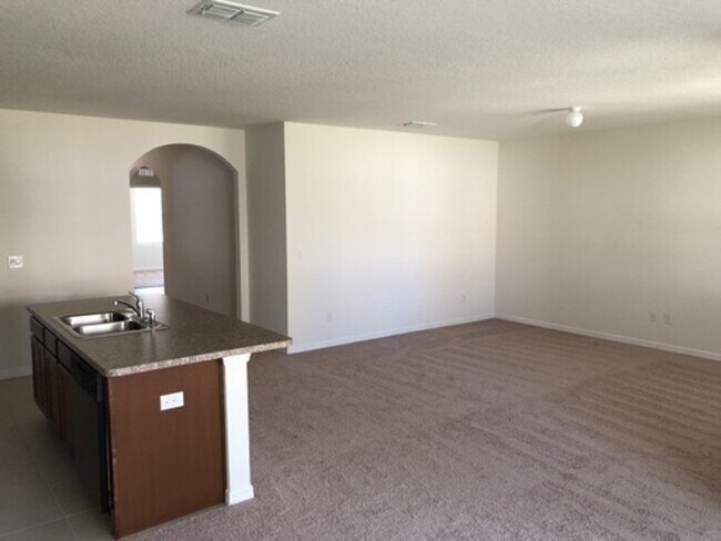 Foto del edificio - 3650 Maidencain St