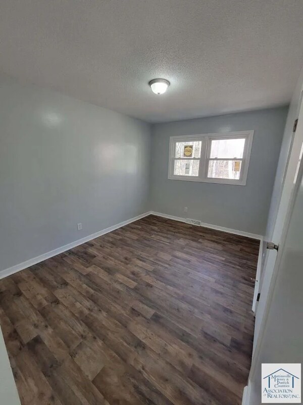 Foto del edificio - 122 Pony Pl