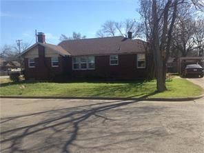 Foto del edificio - 823 N Dallas Ave