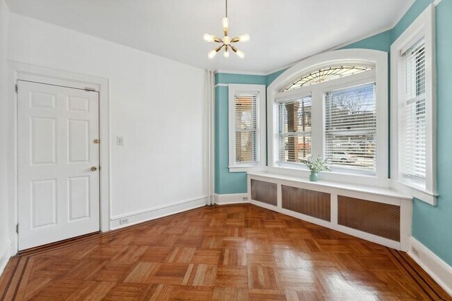 Foto del edificio - 114 Carlton Ave