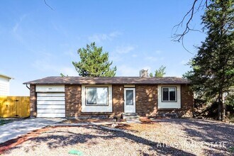 Building Photo - 14955 E Columbia Dr