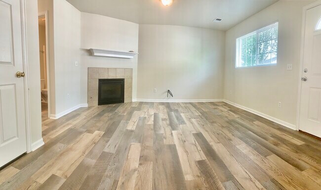 Building Photo - 3824 Gregg Way