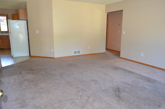 Foto del edificio - 3 Bedrooms, 1 Bathroom Single Family Home ...
