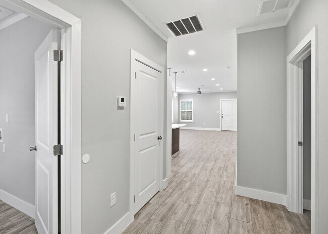 Foto del edificio - Modern 3 Bedroom Home Minutes from Downtown San Antonio