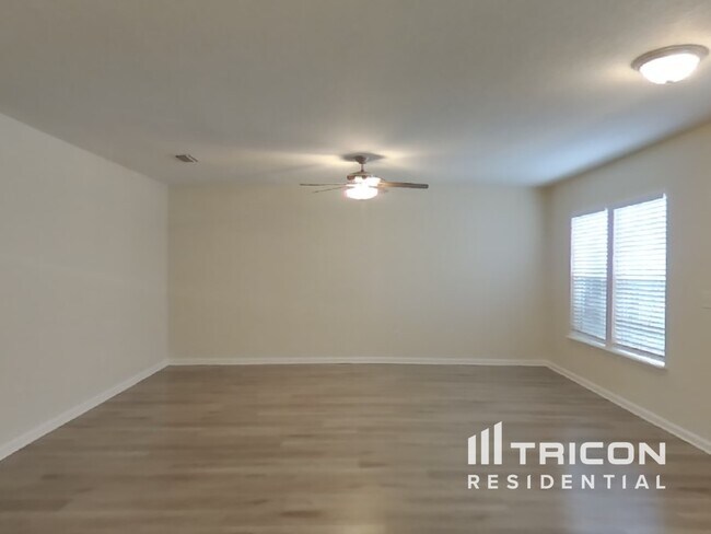 Foto del edificio - 1393 Dunns Lake Drive Jacksonville FL