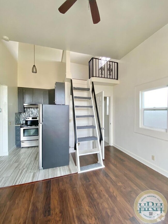 Building Photo - 818-820-820 Treat Ave