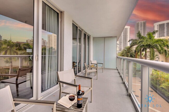 Foto del edificio - 2602 E Hallandale Beach Blvd