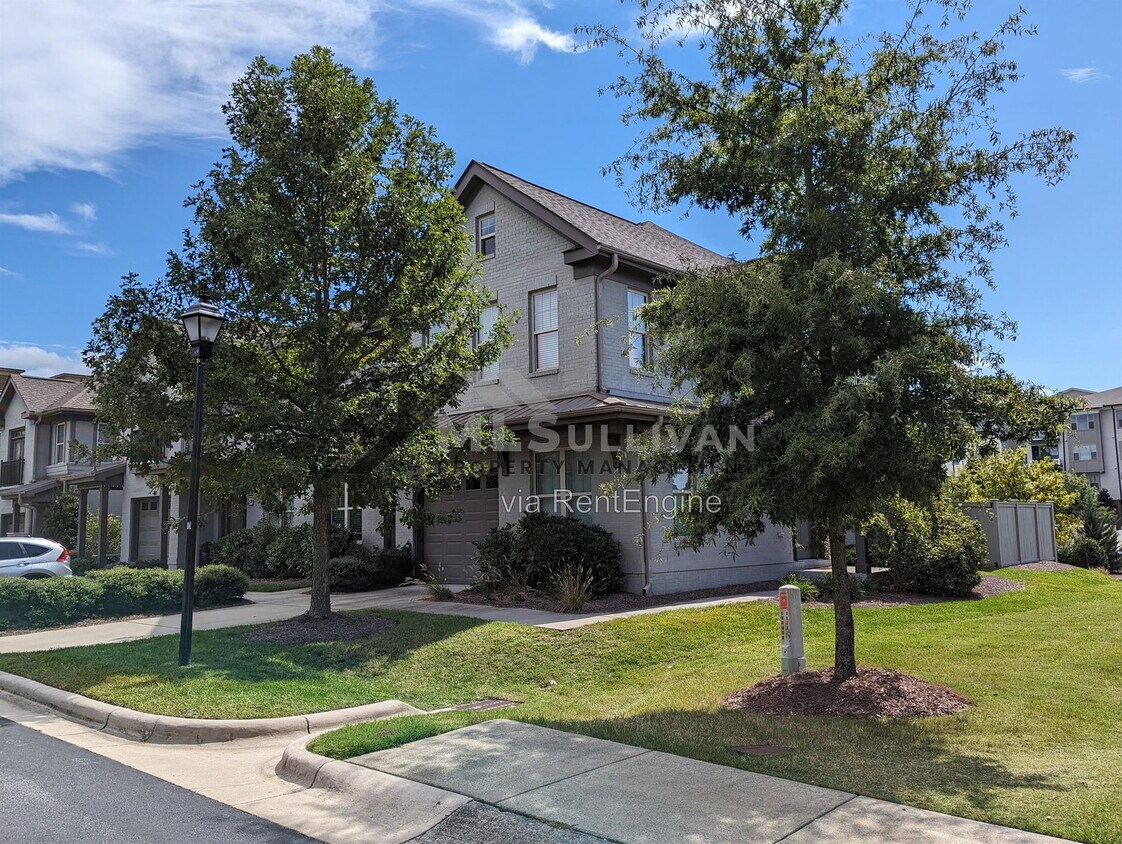Photo - 375 Avett Drive
