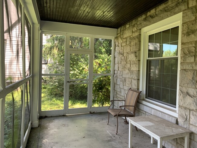 Building Photo - Cute Duplex in Highly Popular Warfleigh!