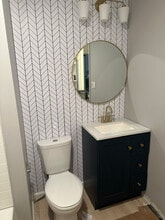 Building Photo - 442 W Market St