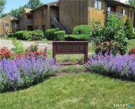 Building Photo - 5 Riverview Dr