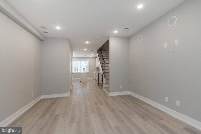 Foto del edificio - 2550 N Howard St