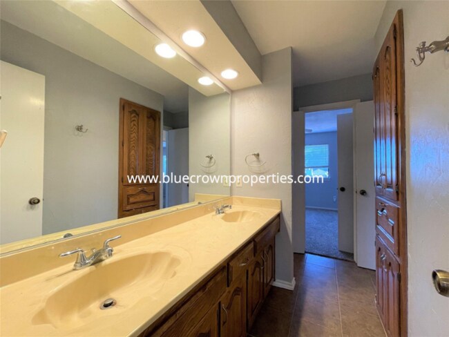 Foto del edificio - 1920 Oakbluff Dr