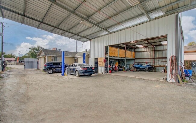 Foto del edificio - 2125 Aldine Bender Rd