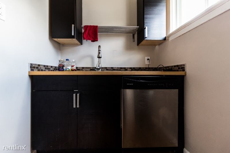 Foto principal - 1028 E Warrington Ave