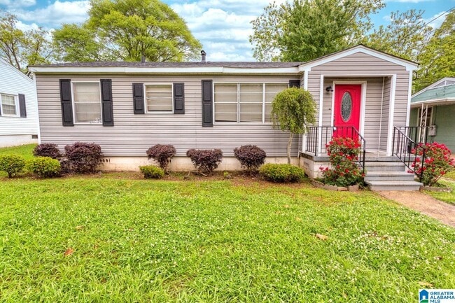 Building Photo - 8708 Sunset Dr