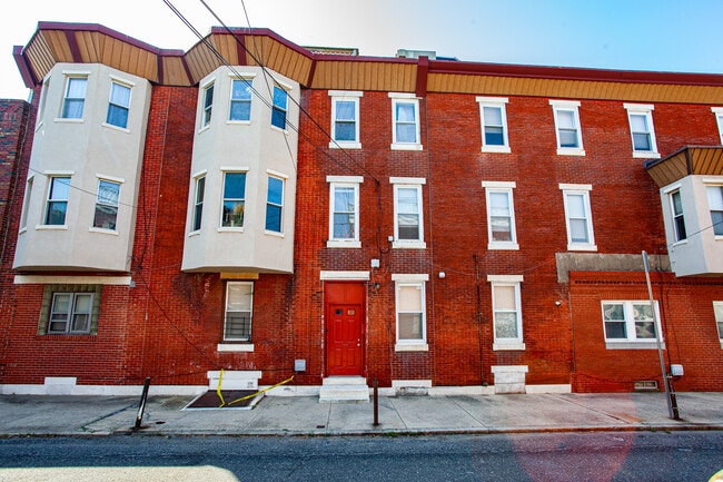 Building Photo - 919 S 8th St
