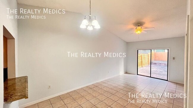 Foto del edificio - 7628 University Garden Dr