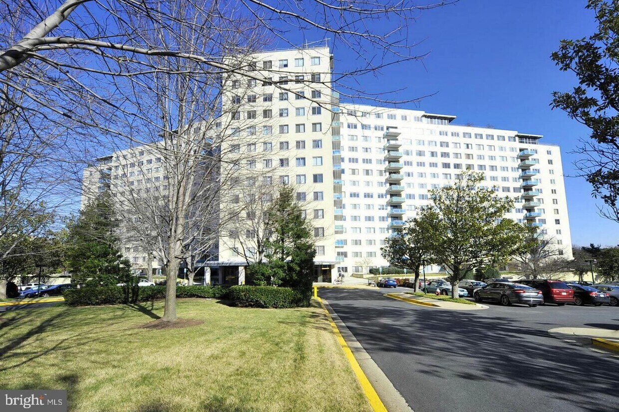 10201 Grosvenor Pl Unit 1620, Rockville, MD 20852 Condo for Rent in