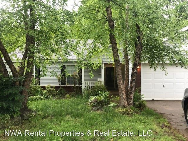 Foto principal - 3 br, 2 bath House - 3194 Parkway Dr