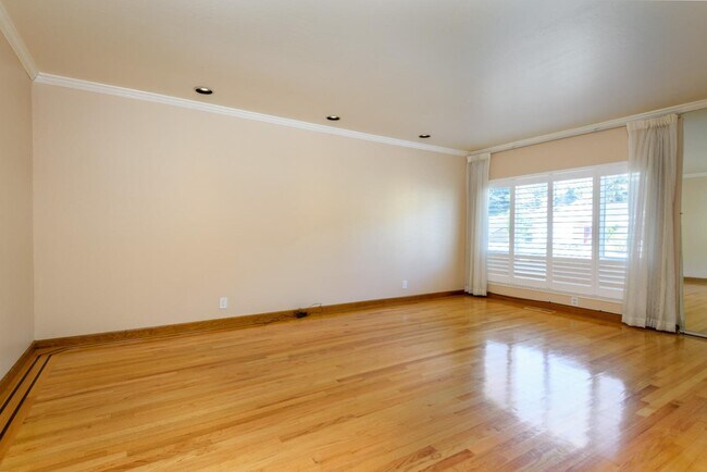 Foto del edificio - 1811 Randall Rd