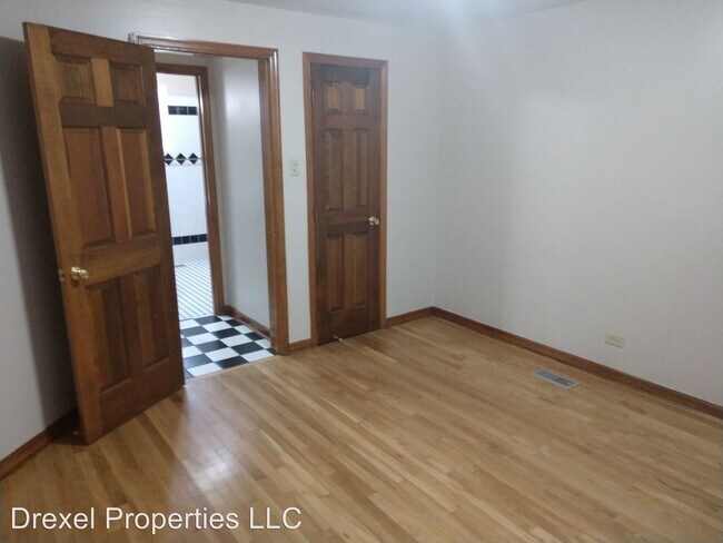 Building Photo - 5205 W Pensacola Ave