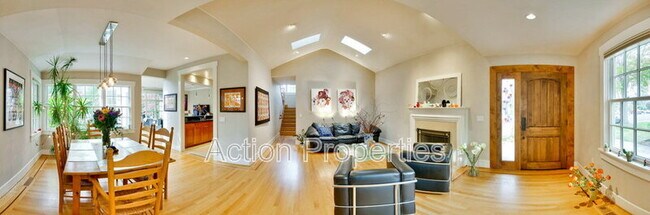 Foto del edificio - 714 Greer Rd